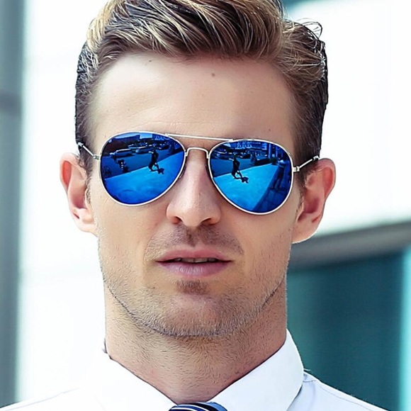 🌟Classic Blue Aviator Sunglasses with Gold Rims - Picture 2 of 5